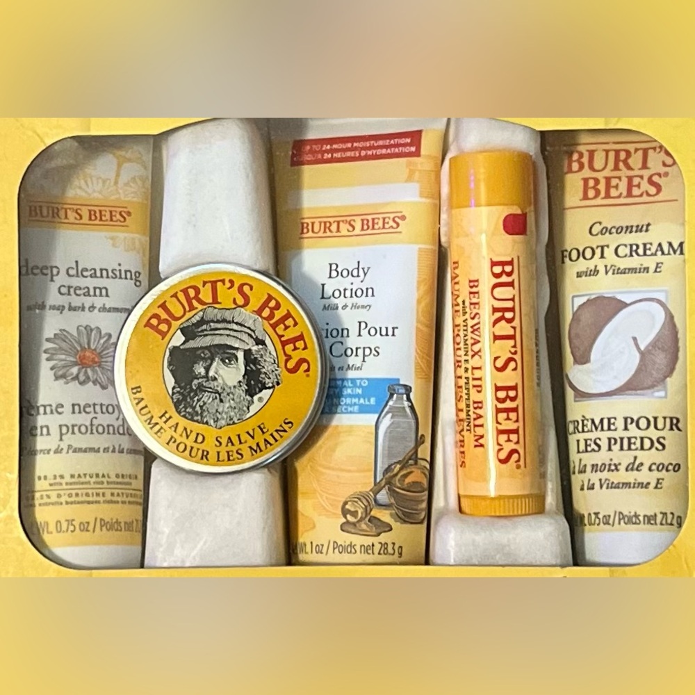 Essential Burt’s Bees kit - Picture 4 of 4